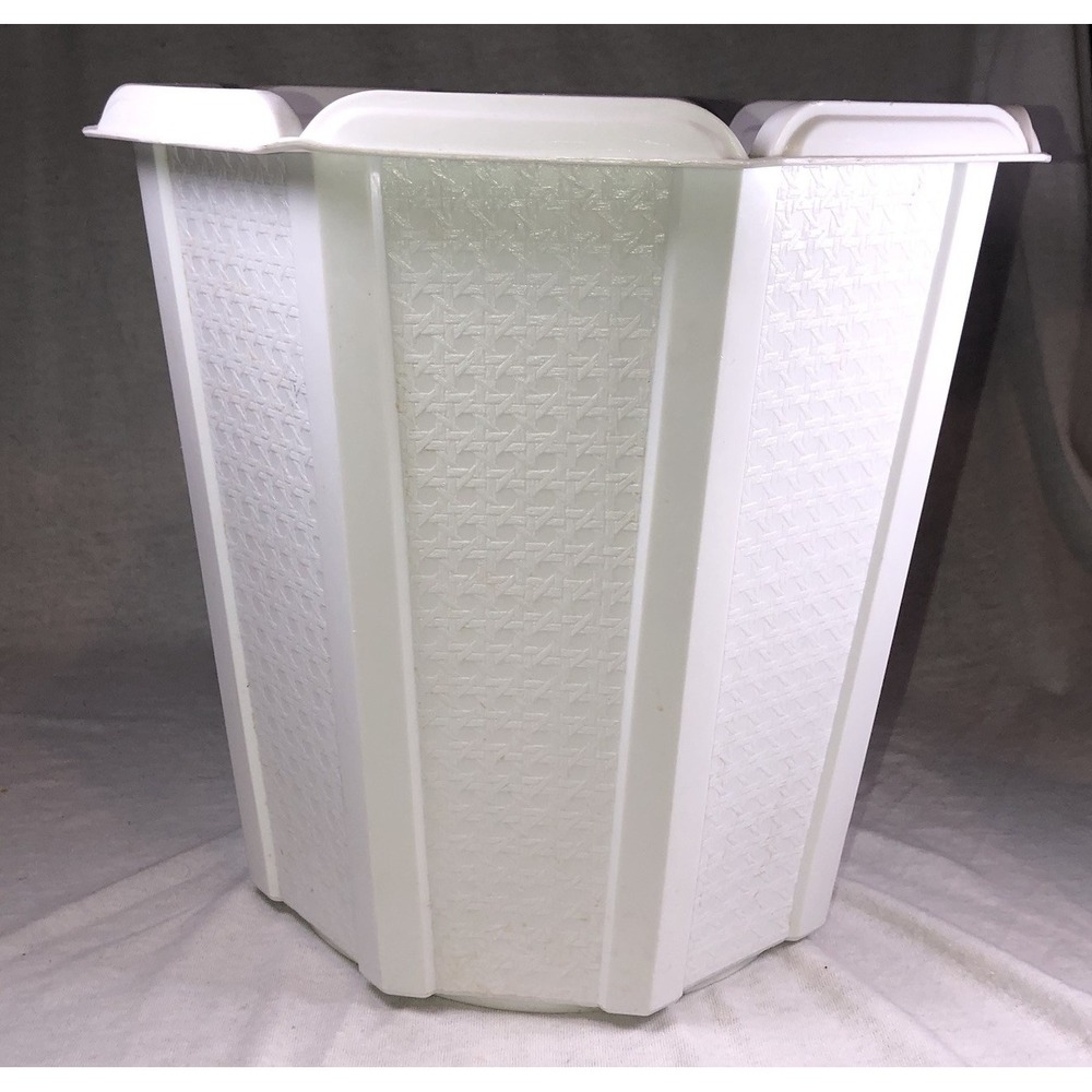 Rubbermaid Plastic Retro White Basketweave Trash Can Small Wastebasket Wicker